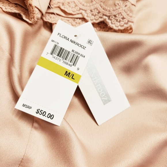 NWT Flora Nikrooz Blush Pink Satin Wrap Short Robe Size M/L - Picture 6 of 7